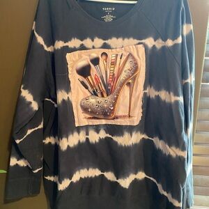 Hand designed women’s long sleeve sweatshirt, size 2X